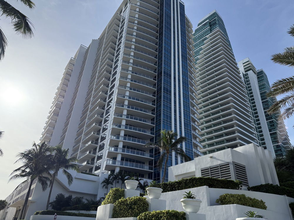 Diplomat Oceanfront Residences  photo 3